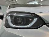 LEDヘッドライトは、点灯の瞬間から最大光量を発揮し、突然暗くなるトンネルなどでの安定感を高めます。