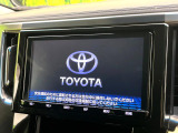 【純正9インチナビ】人気の純正ナビを装備しております。ナビの使いやすさはもちろん、オーディオ機能も充実!キャンプや旅行はもちろん、通勤や買い物など普段のドライブも楽しくなるはず♪