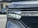 LEDヘッドライトは、点灯の瞬間から最大光量を発揮し、突然暗くなるトンネルなどでの安定感を高めます。