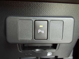コーナーセンサーを車の前後に装備。障害物までの距離に応じて警告音を変えてお知らせ。縦列駐車時や駐車場・車庫などでの取り回しをサポートします。詳細は販売店スタッフまでおたずねください。