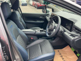 運転席まわりは、使用感も少なく良好な状態です。