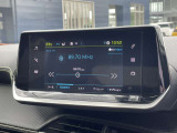 運転中の視線移動を抑えるレイアウトの「iCockpit」。