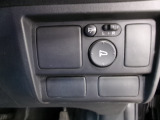 駐車時に便利なオートリトラミラーを搭載しています。
