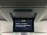 【フリップダウンモニター】大画面モニターで後席でもエンタメをお楽しみいただけます。小さなお子様にも大人気の装備です♪