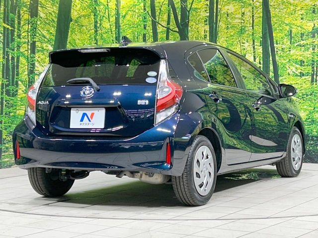トヨタ アクア 1.5 S の中古車詳細 (43,241km, ブラッキッシュアゲハ