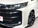 【LEDヘッドライト】悪天候や夜間走行時も良好な視界を確保し安心して運転できる高輝度LEDヘッドライトを装備!点灯速度が早く、消費電力も抑えられています。