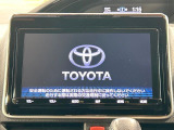 【純正ナビ】人気の純正ナビを装備しております。ナビの使いやすさはもちろん、オーディオ機能も充実!キャンプや旅行はもちろん、通勤や買い物など普段のドライブも楽しくなるはず♪