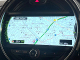 ●純正ナビ:一体感のあるナビは、高級感ある車内を演出してくれます。オーディオ機能も充実しておりますので、運転もより楽しめます♪