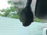 ドライブレコーダーを装備しており、走行中の映像をしっかり記録します。万が一の際の状況確認に役立つ安心装備です。