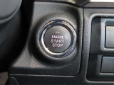 スマートキー装備車なので、キーを取り出さなくてもエンジン始動が可能です。