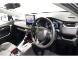 運転席周りは遊びにも通勤にも普段のお買い物にもピッタリ。日々のドライブに居心地のよいレイアウトです。