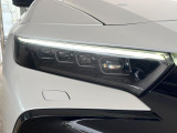 【4眼LEDヘッドライト】スタイリッシュな見た目の4眼LEDヘッドライトを装備♪スタイルだけでなく、夜間の走行も視界良好で安心してお乗りいただけます。