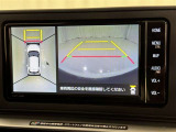 パノラミックビューモニターシステムが付いているので車の上から見た映像が確認できますよ。 一目で車両周辺の情報を確認できますが、直接安全をご確認下さい。
