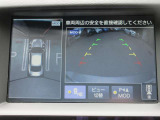 ナビ画面にアラウンドビュ-モニタ-の映像を映し出しています。  狭い場所での車庫入れをサポ-トしてくれる便利アイテムです。