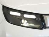 【LEDヘッドライト+デイタイムランニングランプ】主流のLEDヘッドライトに、日中でも他者からの視認性を良くするデイタイムランニングランプ装備!スタイリッシュでかっこよく仕上がっています。