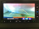 バックでの車庫入れも安心です! リアカメラが付いているバックモニター付のナビを装備しております。操作線もついており距離感も画面から確認できます。