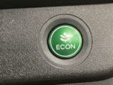 ★ECONスイッチ★ エコドライブを加速しよう!スイッチをONにすると、運転の仕方によるロスを抑え込み燃費をよくするようクルマが頑張ります(*^ー^*)燃費向上にチャレンジ♪