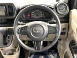 インテリアに合わせたデザインのステアリングは、運転される方のことも考え、運転しやすい形状、大きさです。是非一度、実際に触ってお確かめください。