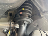 お車を安心してお乗りいただく為には、足回りの定期点検が欠かせません。サービスサポート(有償保証)では無料点検もご提供しており、安心のカーライフをお過ごしいただけるサポート体制が整っています。