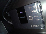 ETCはグローブボックス内部に装着されています。