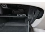 中古車だからボディーコーティングがおすすめ!下地処理が重要なコーティングはもちろんプロの施工でピカピカに仕上げます。濃色車は親水性、淡色車は撥水性のものがオススメ!