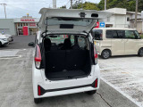 開口幅広く荷物の出し入れ楽です。