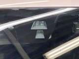 【スマートシティブレーキサポート】低速走行中に前方の車両等を認識し、衝突しそうな時は警報とブレーキで衝突回避と被害軽減をアシスト。より安全にドライブをお楽しみいただけます。