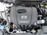 「SKYACTIV-G(ガソリン)」は、規格外の高圧縮を実現し、世界のエンジン技術者に驚きを与えました。さらに、それを維持したままノッキングの発生を抑え、熱効率を向上、走りにも寄与したエンジンです。