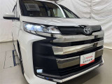 LEDヘッドライトです。デザイン性がよくとても明るいので、夜間の走行や悪天候でも安心です。しかも長寿命!