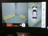 全周囲カメラ付きで車庫入れも安心ですね。
