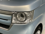 LEDヘッドライトは、点灯の瞬間から最大光量を発揮し、突然暗くなるトンネルなどでの安定感を高めます。