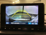 リバースギアに入れるだけで後方の表示へ切り替わります。夜間や雨の日の駐車も楽になりますよ。