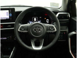 各操作スイッチなどもハンドルから手を放すことなく操作可能で安全運転に支援いたします!