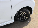 155/65R14タイヤ・純正アルミホイールです。スタッドレスタイヤや各種オプションのご注文も承っております(^^)!