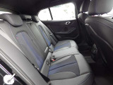 輸入車正規ディーラー店であるのはもちろんのこと、BMW保険代理店でもございます。セールスコンサルタントは保険の有資格者です。自動車保険のご相談もお任せ下さい。