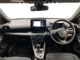 シンプルながら機能性あふれる運転席廻りです。視界性もよく、運転しやすいですよ。