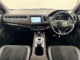 いつでも気持ちよく運転できて、使い勝手のいい収納や体をケアするシート、細部にまでこだわったインテリア♪