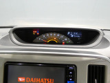 【見やすいメーター】現在の走行距離です。大きめの文字盤で運転中の速度確認もスムーズに行えます。
