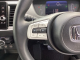 ステアリング左手側はオーディオ関連の操作スイッチです。視線を逸らすことなく運転に集中できます