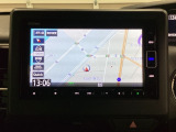 ナビゲーションはフルセグTV対応のGathers純正メモリーナビを搭載しています。Bluetoothオーディオ機能がありますので、スマートフォンなどの音楽も再生できます。