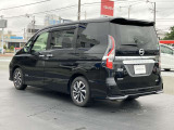 車線逸脱防止支援システム,車両が車線をはみ出す可能性がある場合に警報音と警告表示と共に車線内に戻すようにハンドル操作をサポートしてくれます。