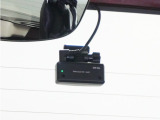 この車にはリアにもドライブレコーダーを装備しております◆映像・音声などを記録する自動車用の装置です。 もしもの事故の際の記録はもちろん、旅行の際の思い出としてドライブの映像を楽しむことができます。