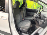 運転席シート廻りは使用感も少なく、良好な状態となっています。前オーナー様が丁寧に使っていたことがよくわかりますね。