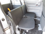 乗車人数や荷物の量、車内での過ごし方に合わせて、シートのレイアウトを変更できます。