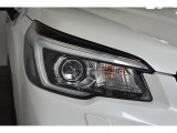 LEDヘッドライトで夜間の運転も安心です