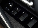 電動格納式ドアミラー・パワーウインドウを装備しています。