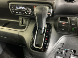 発進時から滑らかに加速する無段階変速のCVTはストップ&ゴーの多い街の中も快適です