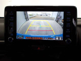 バックモニター付きで慣れない駐車場や車庫入れをサポートします。