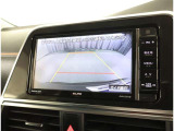 バックガイドモニターで、後方を確認しながら安心して駐車することができます。運転初心者も熟練者も必須の機能ですよ!