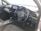 分かりやすく操作しやすい運転席まわりです☆